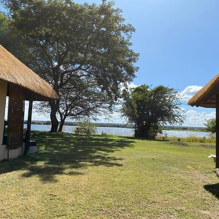 Big 5 Toro Lodge Kasane Exterior photo