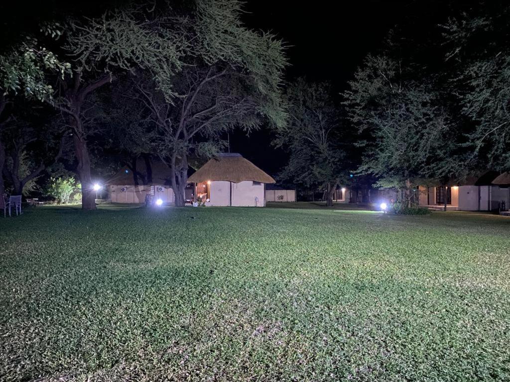 Big 5 Toro Lodge Kasane Exterior photo